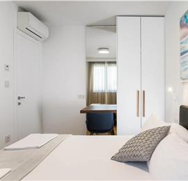 Beachfront Villa with Pool and Sea Views on Ciovo island near Trogir, Sleeps 8